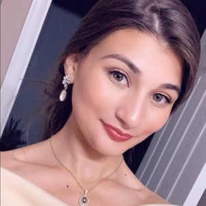 Meet your Posher, Mia